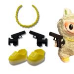 Labubu gatutillbehörsset – Mini glock-pistoler, kedja och sneakers