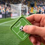 Mini Fidget Nyckelring för Fotbollsplan - Magnetisk Stressleksak för Fotboll