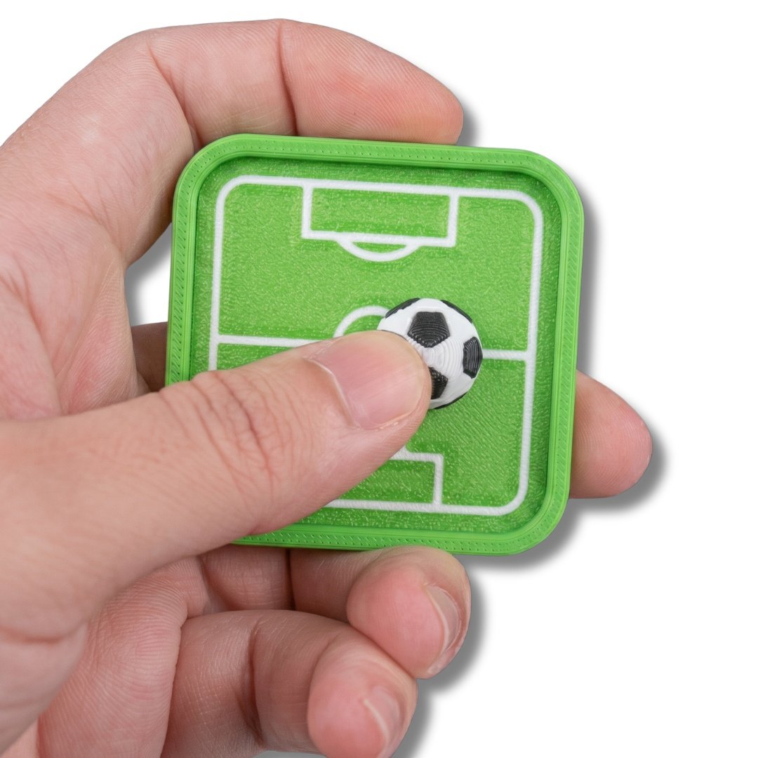 Mini Fidget Nyckelring för Fotbollsplan - Magnetisk Stressleksak för Fotboll